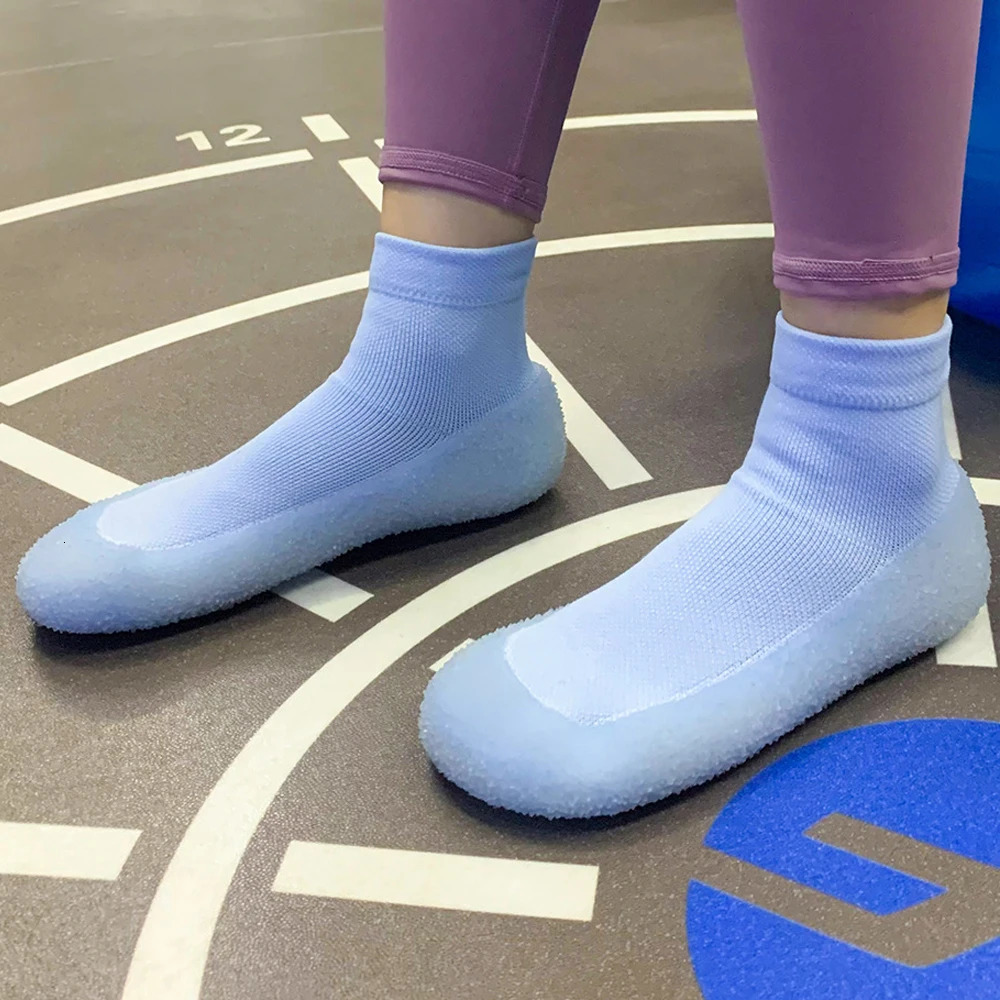Mens and womens beach anti slip fitness yoga dance sports socks barefoot sports shoes gym yoga dance non slip shoes large size 20-43 241106