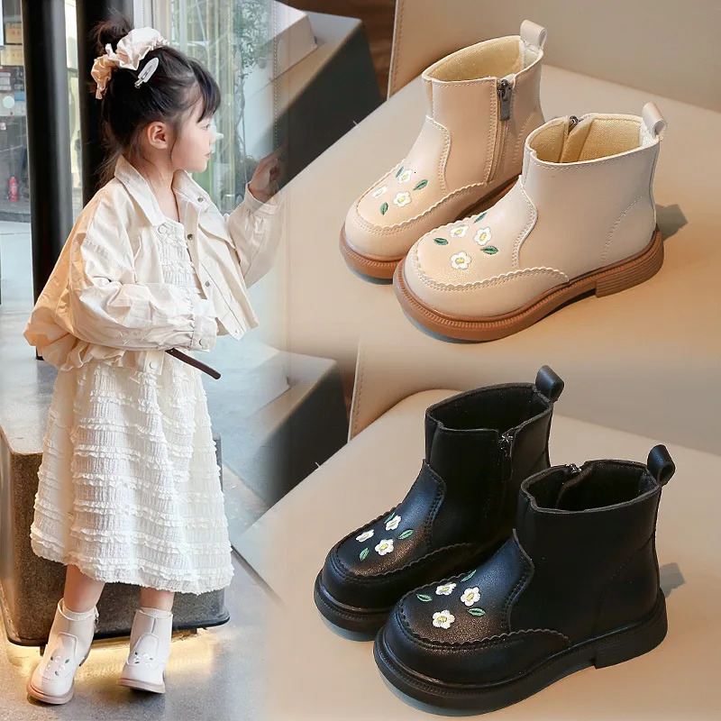 Children Short Boots for Girls Autumn Winter Princess Embroidery Flower Ankle Boots Soft Sweet Warm Plush Kids Booties 241106
