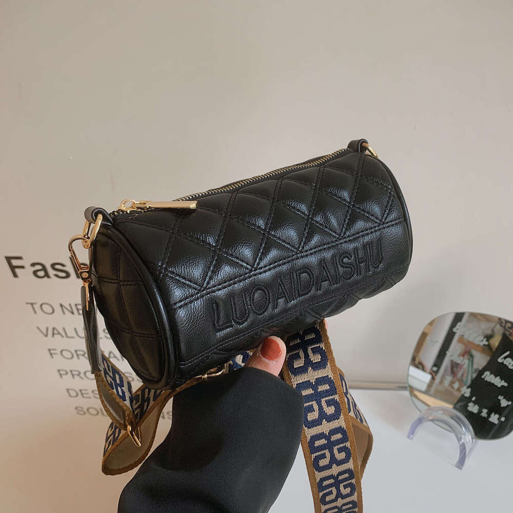 Designer Bag A Lady Fashion Trend Cross-Body Bag, Diamond Wide Shoulder Strap Design, Suitable For Daily Use