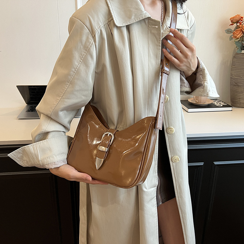 Autumn And Winter Small Women's New Versatile Crossbody Bag, High-end Single Shoulder Armpit Bucket Bag Designer Bags Handbags Women