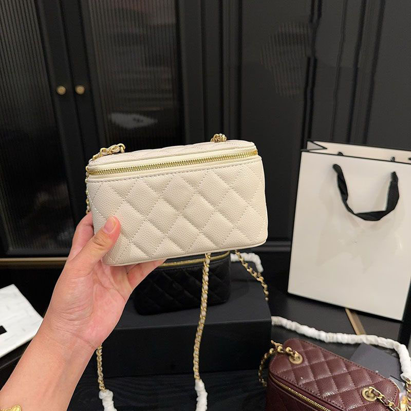 Designer Letter Makeup Shoulder Handle Chain quality leather Crossbody Bag saddle s Handbagsl Zipper cosmetic bag 16m