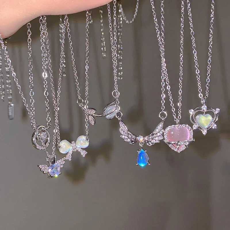 Y2K crystal bow angel wing pendant necklace suitable for warm sweet and cool girls Kravik chain fashionable and aesthetic jewelry accessories X241106