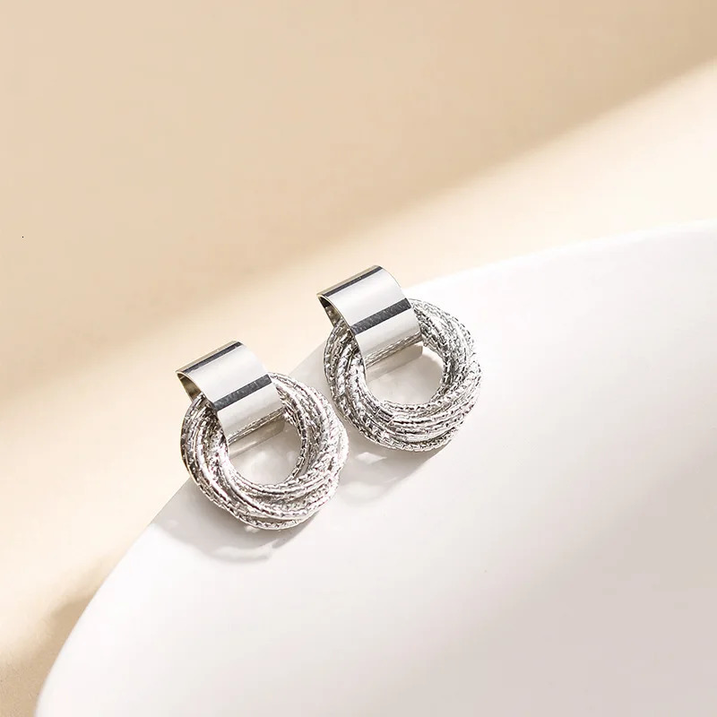 Retro Metal Gold Color Multiple Small Circle Stud Earrings for Women Korean Jewelry Fashion Wedding Party Gift 241106
