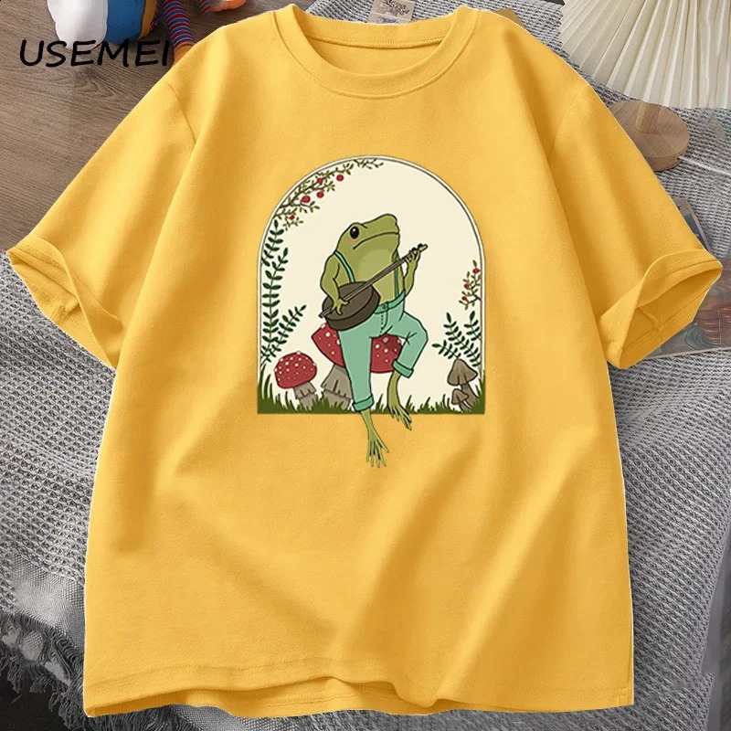 Cute Cottagecore Tshirts Aesthetic Frog Playing Banjo on Mushroom T Shirt Men Summer Cotton Short Sleeve Tee Mens Clothes 240402