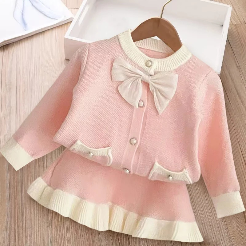 2024 Girls Autumn Dress Bow Korean Edition Childrens Set Baby Foreigner Knitted Cardigan Two Piece Set 2-8 Year Old Top and Bot 241106