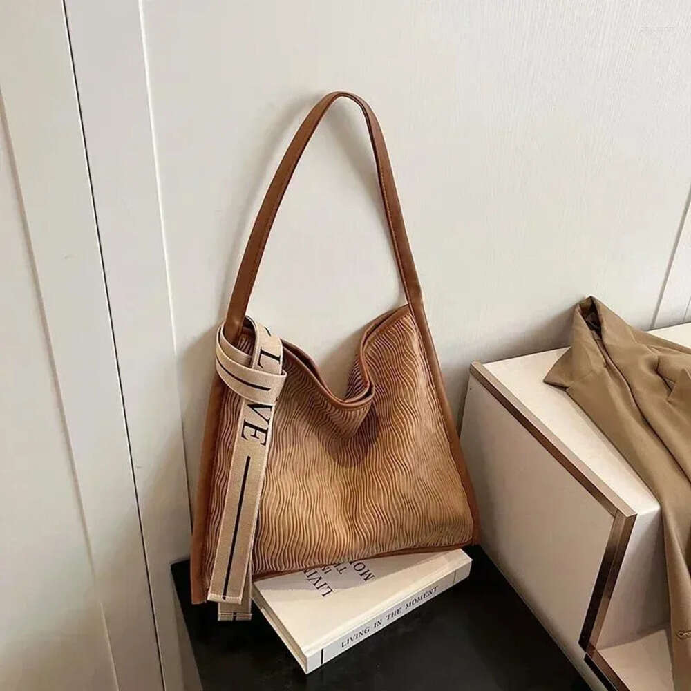 Totes Autumn And Winter Large Capacity Bag For Women 2024 Leisure Commuter Single Shoulder Underarm Soft Face Tote Bucket 6B85 2B07