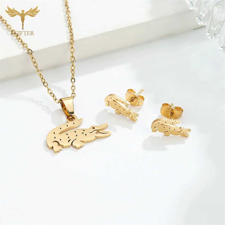 Fashion crocodile jewelry set high-quality stainless steel stud earrings pendant chain necklace temperature accessories party gifts X241106