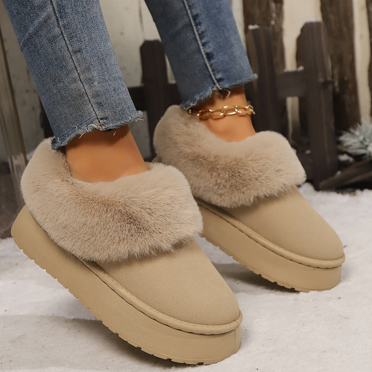 2025 New Warm Designer Women's Winter Flat Shoes Short Plush Fur Ankle Snow Boots Casual Shoes Sports Suede Motorcycle Botas