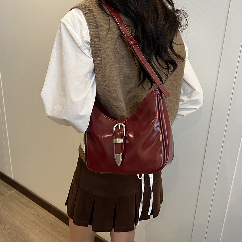 Autumn And Winter Small Women's New Versatile Crossbody Bag, High-end Single Shoulder Armpit Bucket Bag Designer Bags Handbags Women