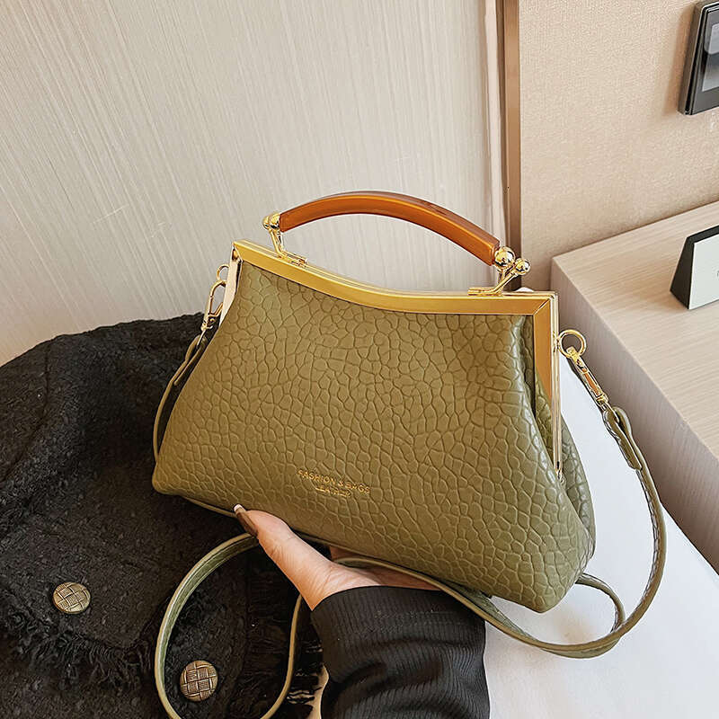 Designer Bag 2024 Winter Famouse Brand Handbag With Mental Handle Designer Pleated Shell Bag For Women Clutch Purses Crossbody Bag Long Belt