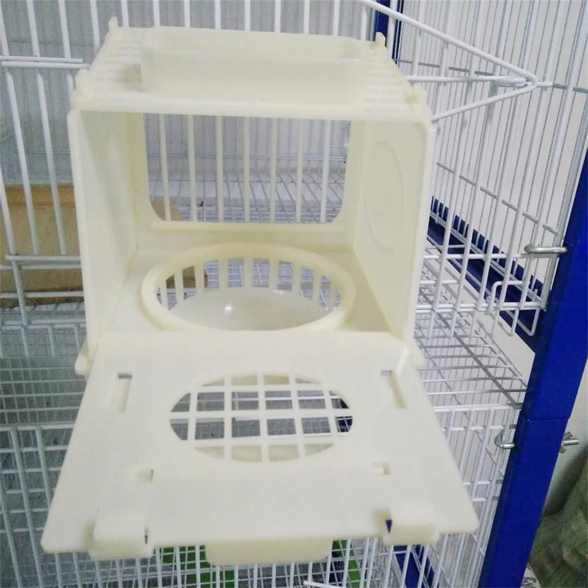 Bird Cage Bird House Parrot Cage White High Quality Plastic Pet Bird's Nest Removable Parrot Pet Accessories Animal Feeding 1Pc