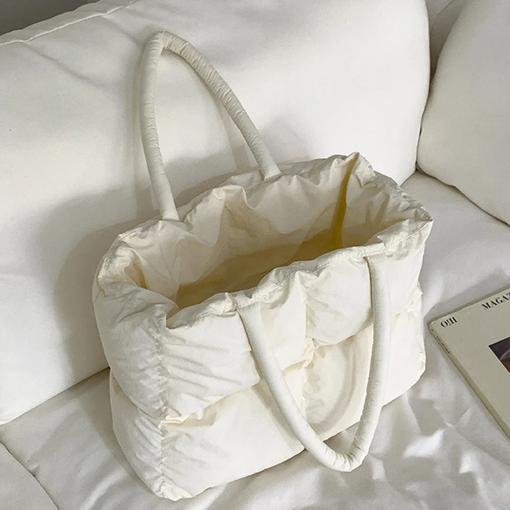Cotton padded handbag large blanket womens shoulder bag fluffy space handbag womens warm soft shopping bag241106