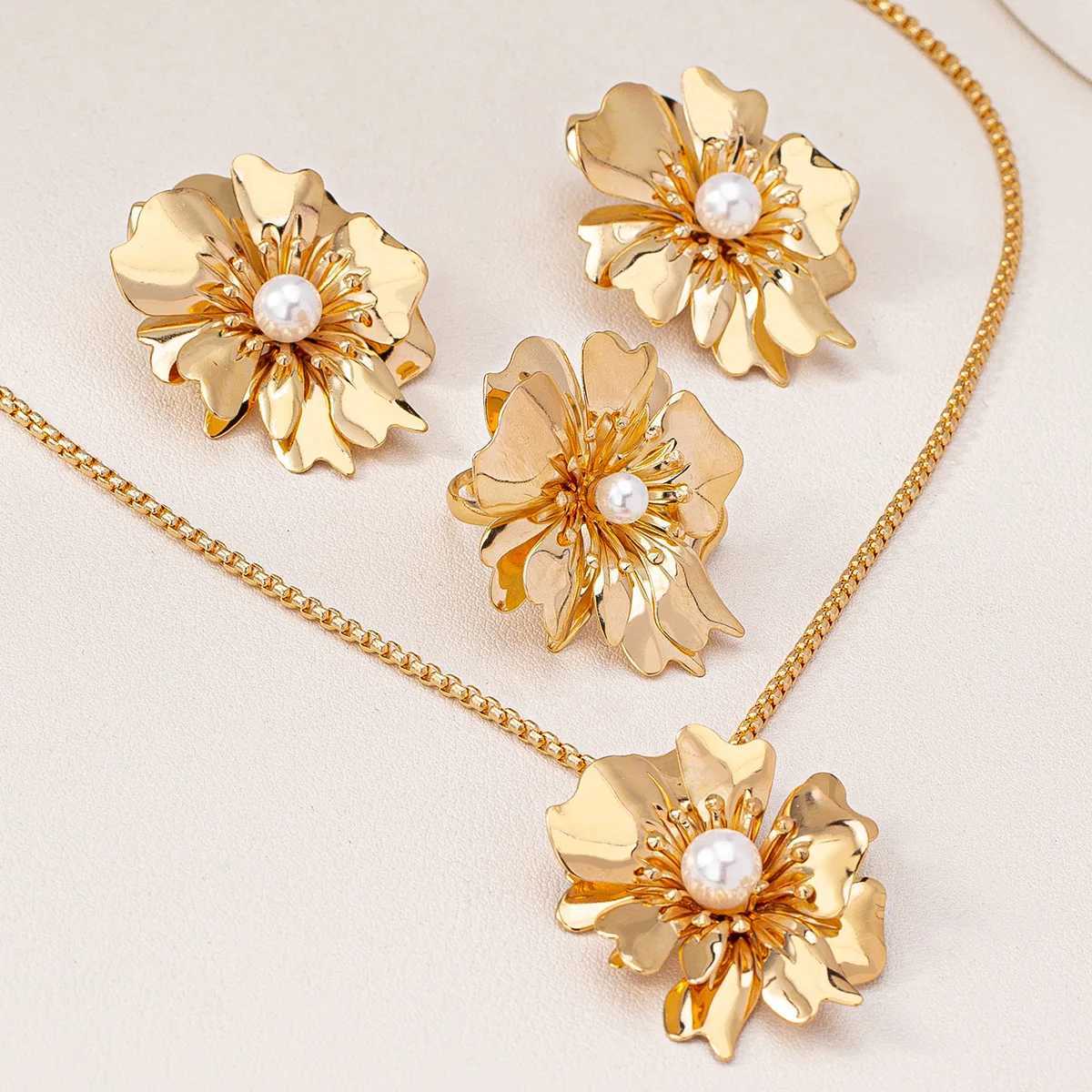 European and Fashion Imitation Pearl Necklace Fashion Edition Accessories Wreath Earrings Wen Jewelry Set X241106