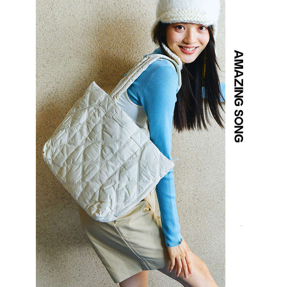 Amazing Song Down Tote F/W New Light And Waterproof Large Capacity Laptop Bag
