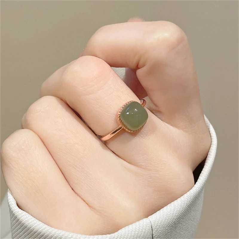 Vintage artificial jade square ring autumn Chinese style crystal gemstone finger ring X241106