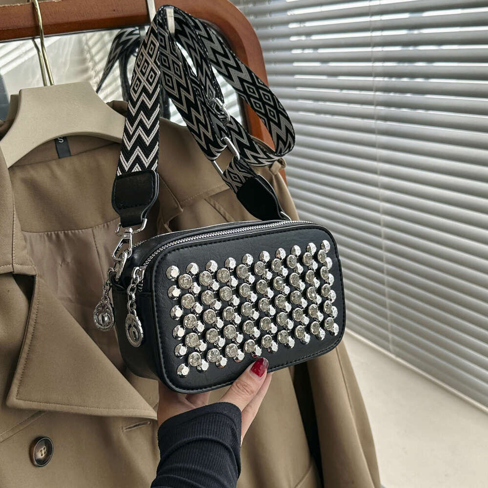 Designer Bag A Shiny, Diamond-Encrusted Messenger Bag With Wide Shoulder Straps For Festivals And Banquets.