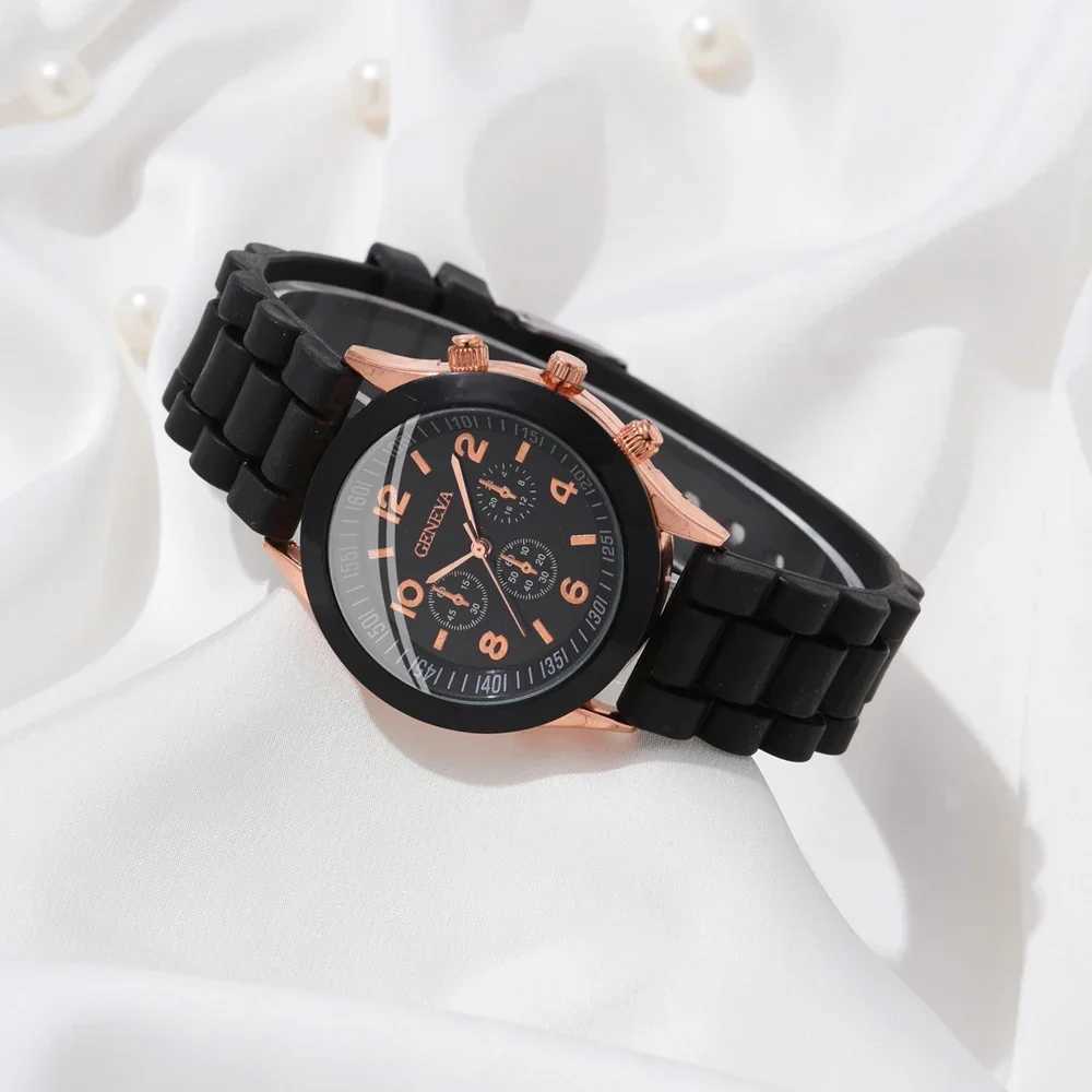 Couple Fashion Simple Elegant Alloy Watch Mens Text Silicone Quartz Watch Business Leisure Bracelet Watch Gift X241106