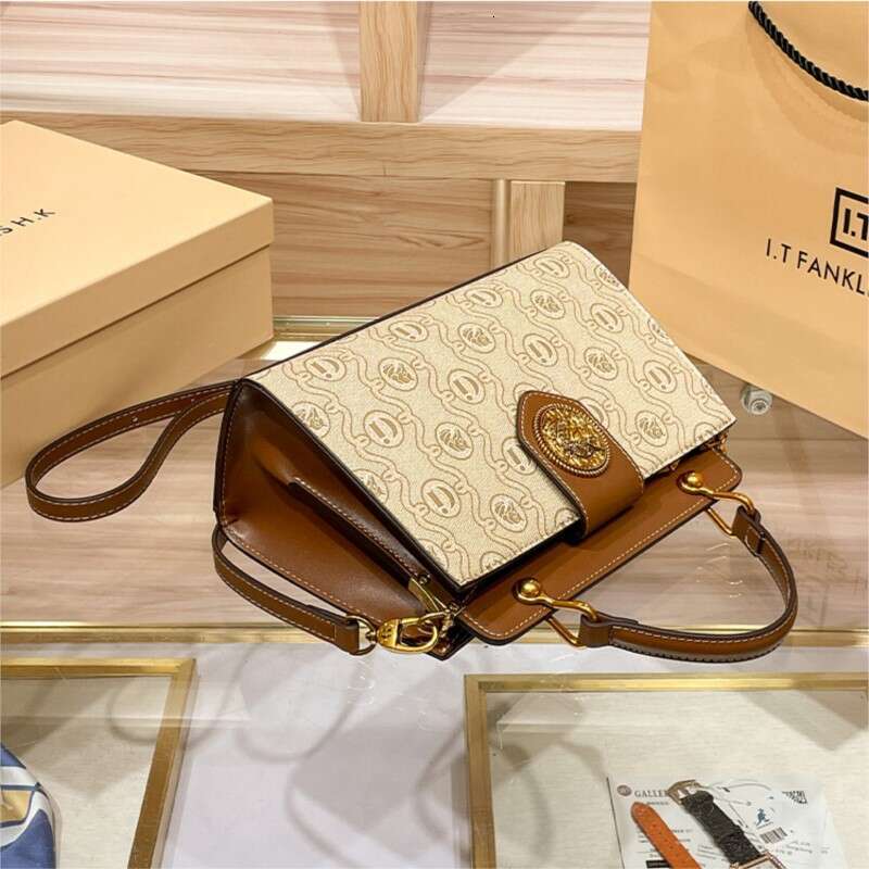 Designer Bag Light Luxury Brand Women's Handbag 2024 Spring/Summer New Designer High-Quality Shoulder Bag With Contrasting Color Crossbody
