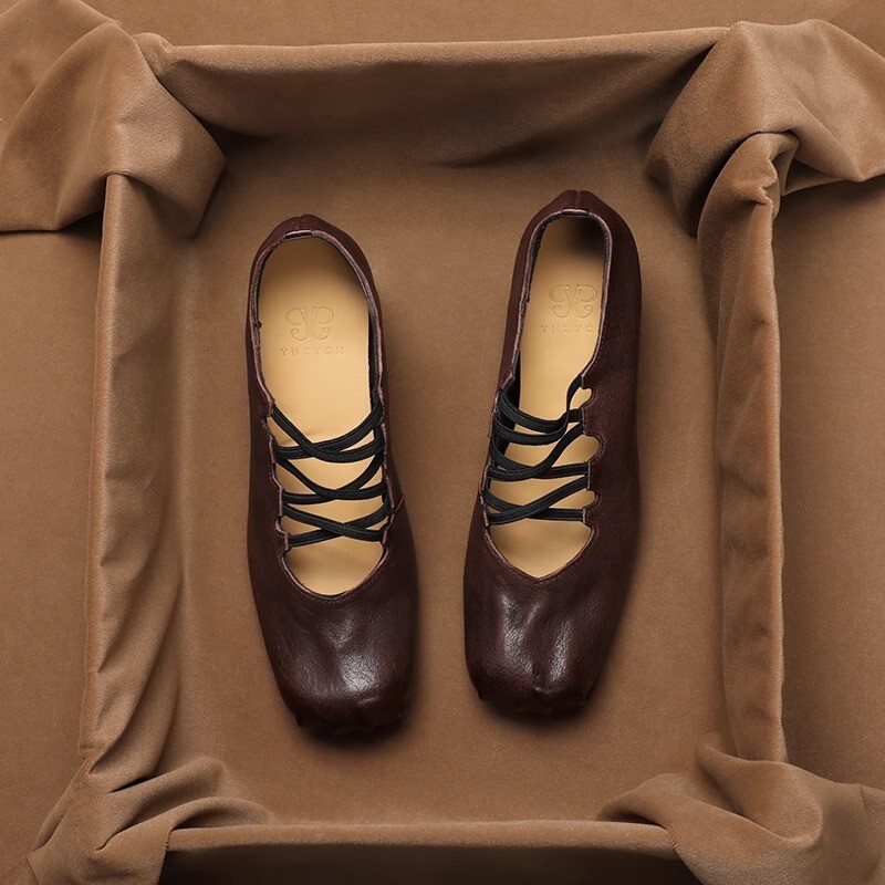 2024 Spring and Autumn New Small Leather Shoes with Square Head, Cross Strap, Wrinkle, Thick, Medium, Single order Shoes for Women