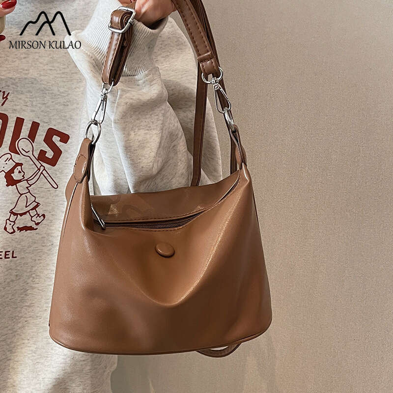 Fashion Single Shoulder 2024 New Autumn And Winter Niche Commuting Simple Crossbody Bag Designer Style