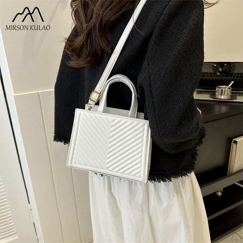 Simple Women 2024 Fall New Single Shoulder Casual Simple Fashion Underarm Bag