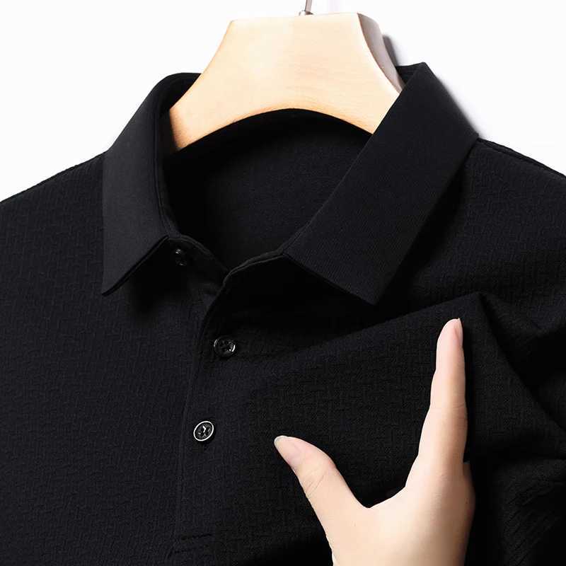 Luxury Quty New 2024 Autumn Mens Solid Color Checkered Long Sve Shirt Texture Business Casual Soft Collar T-shirt Top W241106