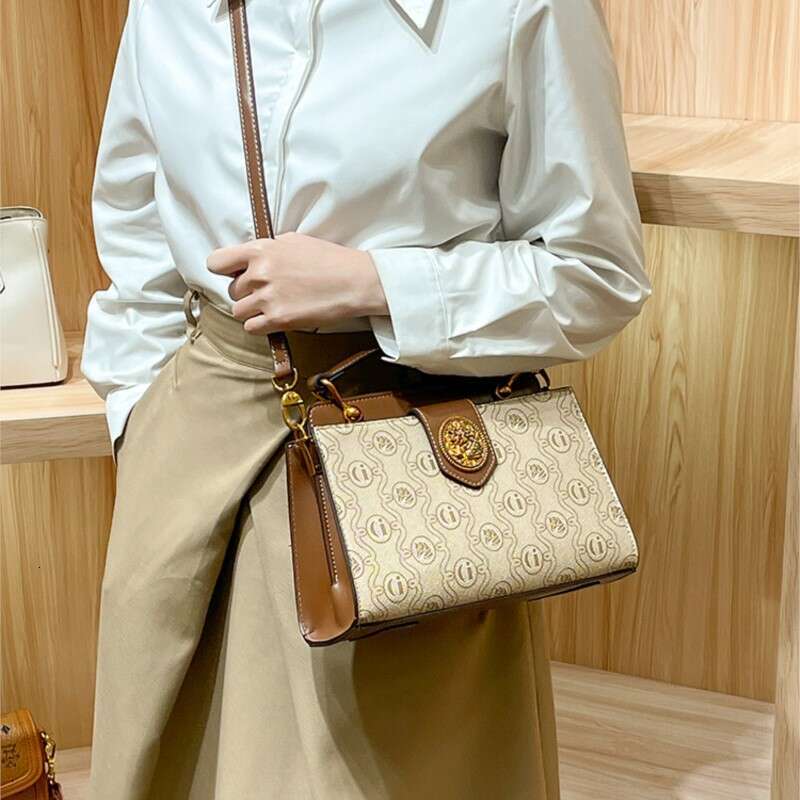 Designer Bag Light Luxury Brand Women's Handbag 2024 Spring/Summer New Designer High-Quality Shoulder Bag With Contrasting Color Crossbody