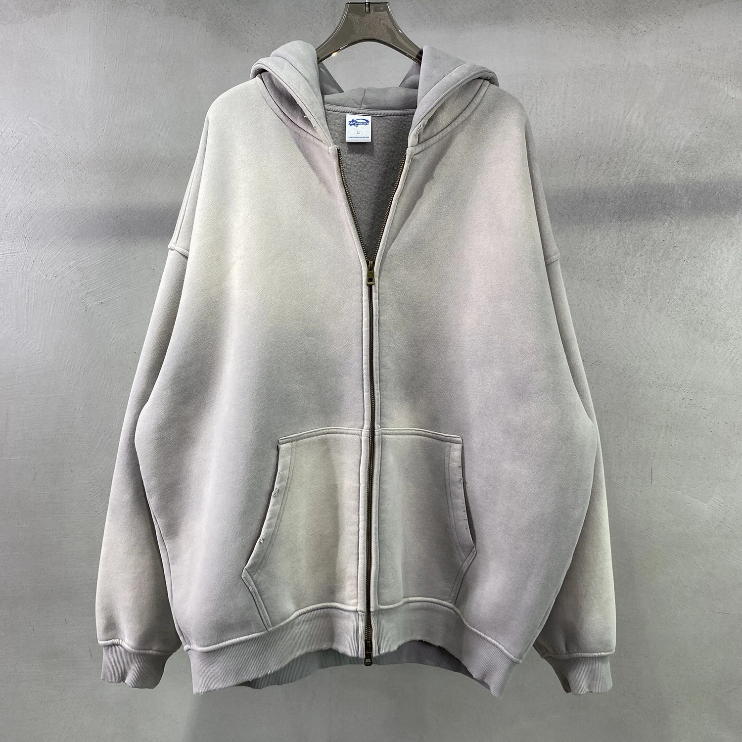 Mens oversized long sleeved washable double zipper cardigan loose and plush gradient womens hooded sweatshirt winter floral 241106