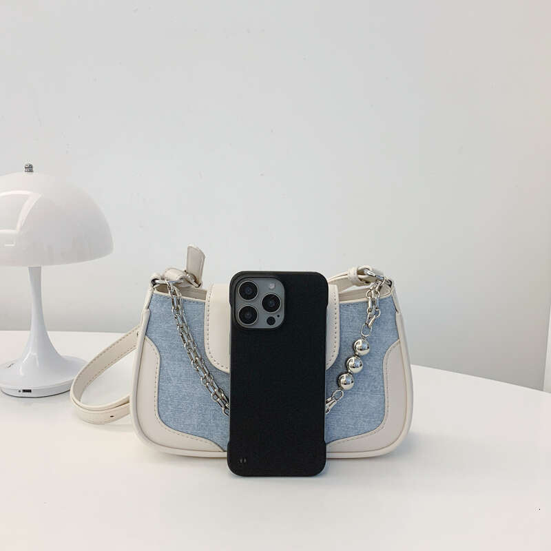 Designer Bag This Year's Popular Bags, 2024 Summer New Single-Shoulder Underarm Bag, Simple Commuter Crossbody Bag Small Square