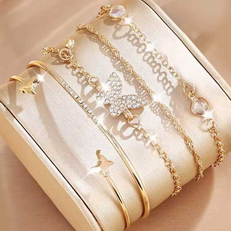 Golden snake chain bracelet set suitable for warm minimalist twisted rope bracelets girls fashionable party jewelry accessories X241106