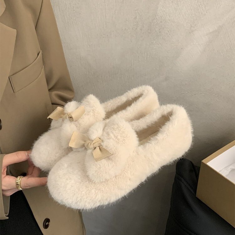 Women's 2023 New Winter Warmth Butterfly Bean with Fury Small Fragrant Round Head Flat Bottom Casual Cotton Shoes