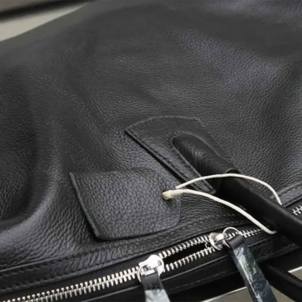 Real Leather Woman Lady Travel Tote Shoulder Bags Roomy Handbag Fashion Commuting Big Bag New Check Zipper Style