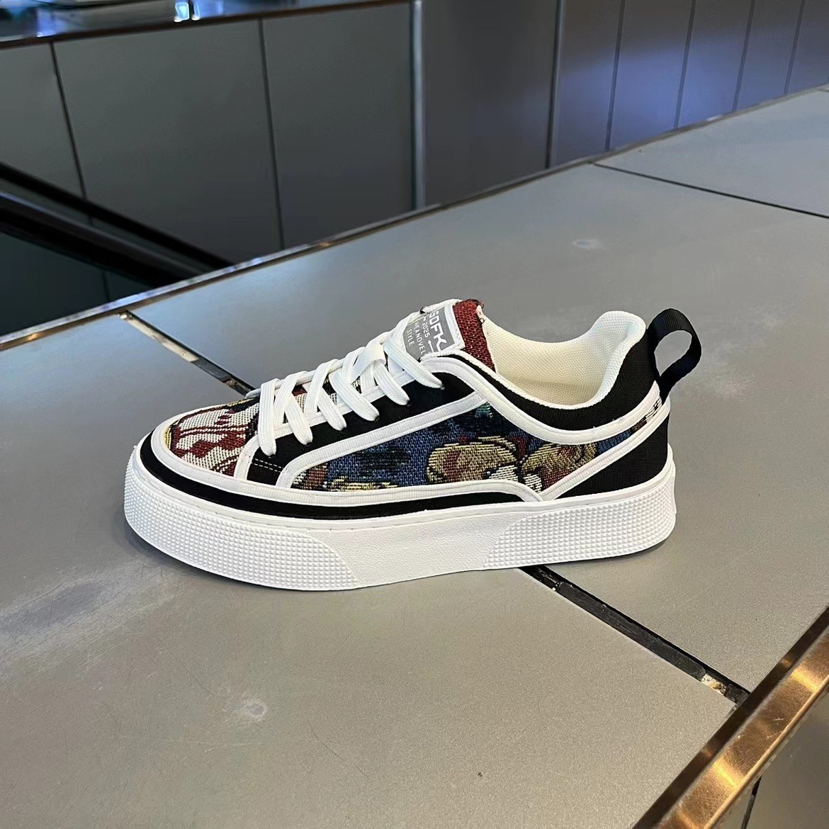 Thick soled for summer 2024, new breathable teddy bear printed canvas shoes, trend versatile men's casual shoes