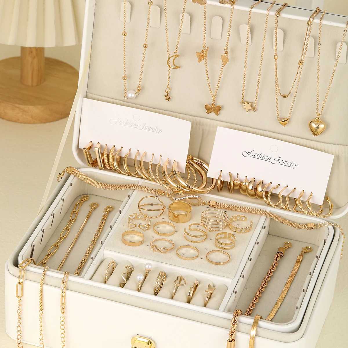 Elegant retro chic jewelry set including pendant necklace twisted C-ring earrings gold ring bracelet daily set X241106