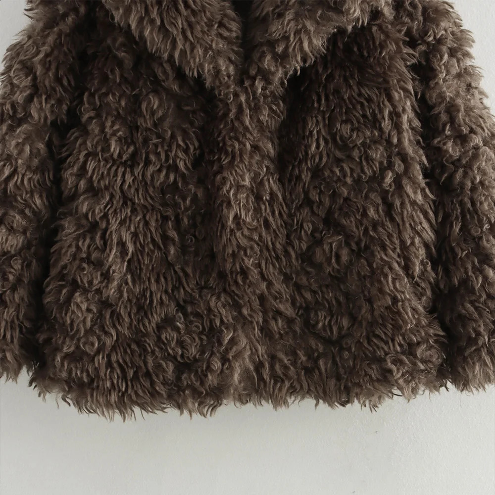 INS Fashion Brown Color Big Turn Down Collar Single Breasted Long Sleeves Women Solid Loose Artificial Fur Coat ZATT 241104