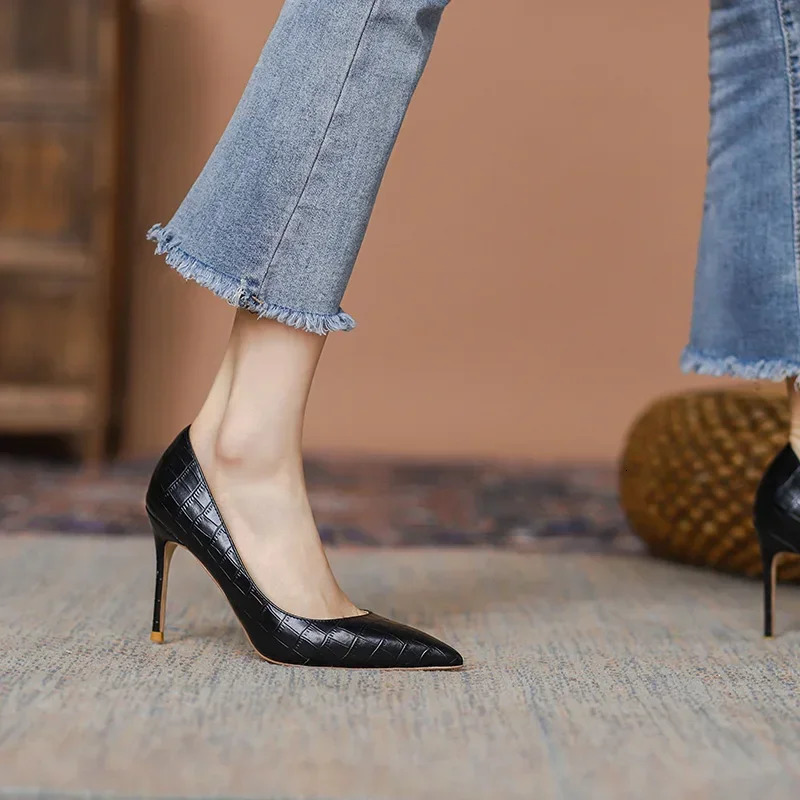 2024 spring and summer brown comfortable all-match high heels womens stiletto sexy single shoes women 241106