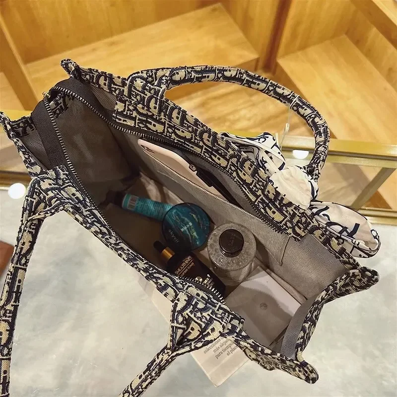 Women's Tote Bags Fashion Large Capacity Versatile Crossbody Handbags Underarm Bag Vintage Canvas Embroidered Shopping Bag