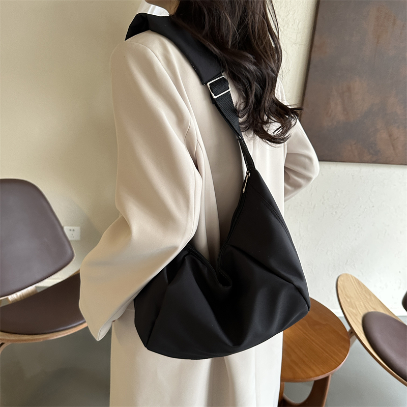 New Casual Nylon Women Bags Shoulder Bag Woman Crossbody Bag Hobo Bags Dumpling Bag Large Capacity Female Half Moon Totes