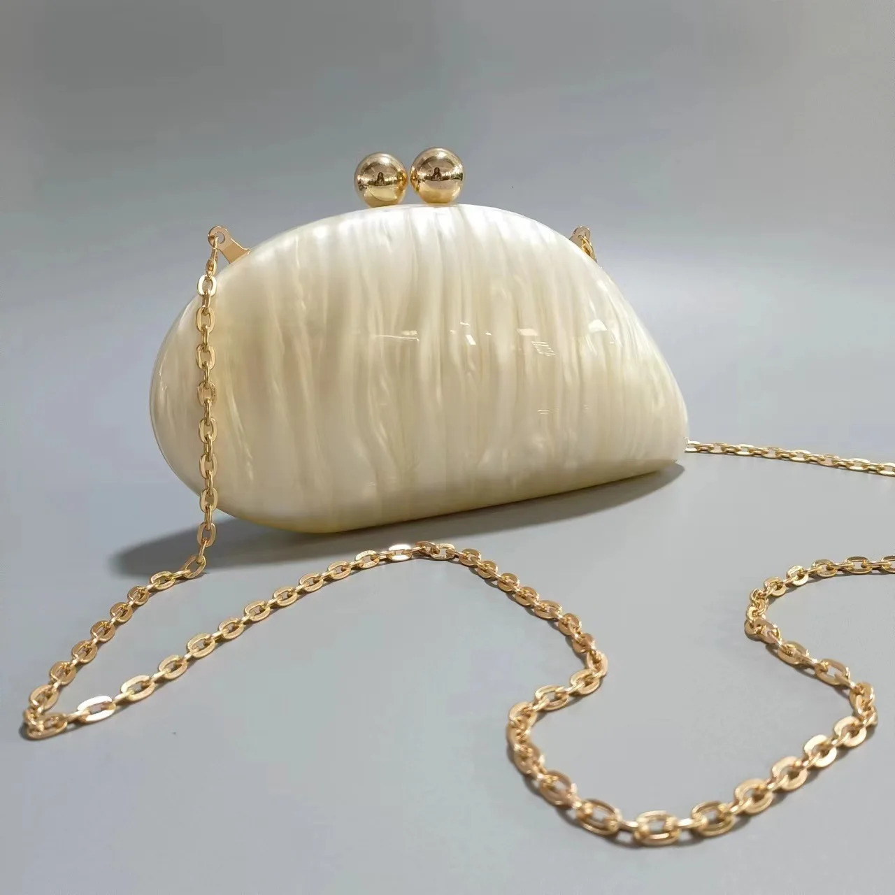 Selling Acrylic Shell shaped Clutch Bag for Womens er Evening Party Cute Pearl Egg Wallet Blue Handbag Wholesale 241106