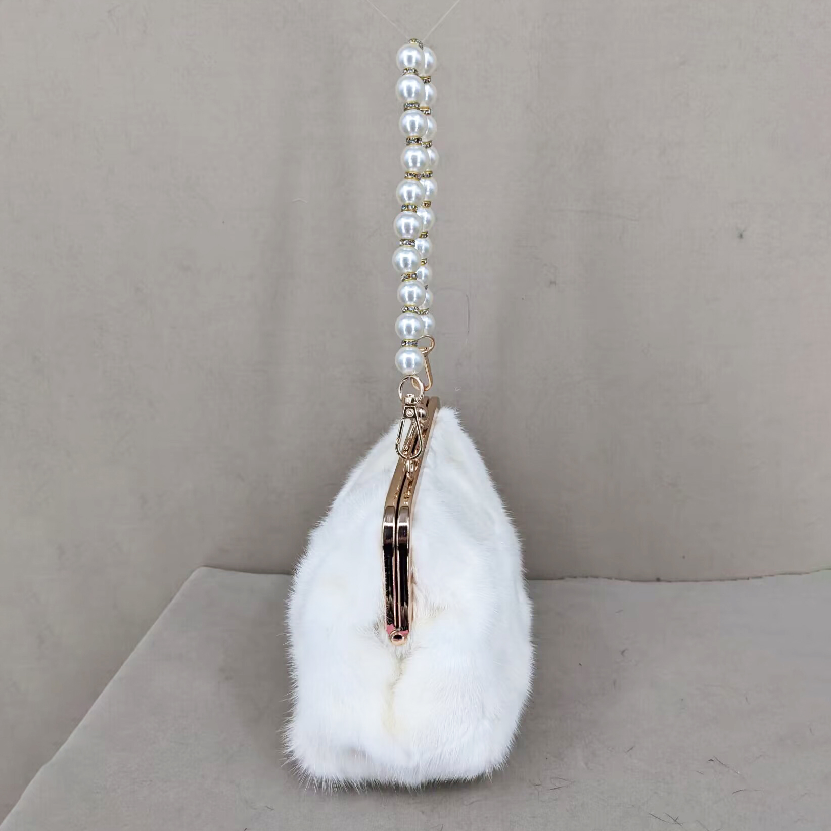 real natural mink fur handbag purse 2024 luxurious beautiful fashion for party Women Bag Buckle shoulder bag Wedding Clutch
