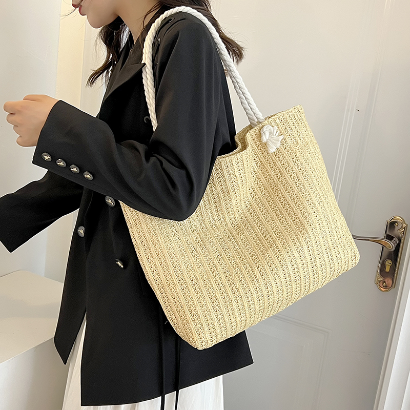 Popular Large Capacity Girls Handmade Weave Straw Bag Bohemian Style Shopper Tote Beach Handbags