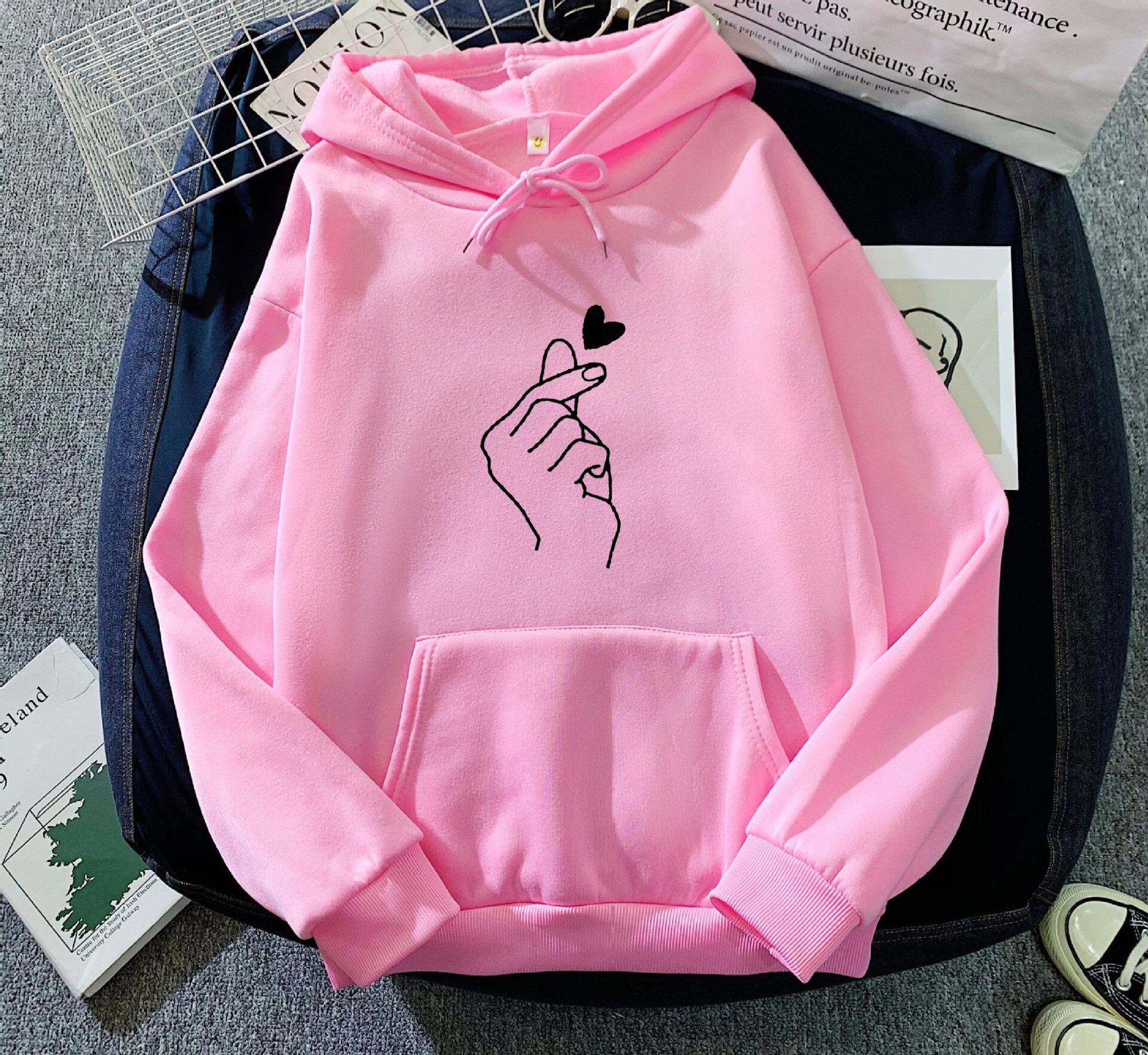 New designer's specially designed plush hoodie for men and women in autumn and winter, loose fitting top for couples, fashionable hoodie, trendy 
