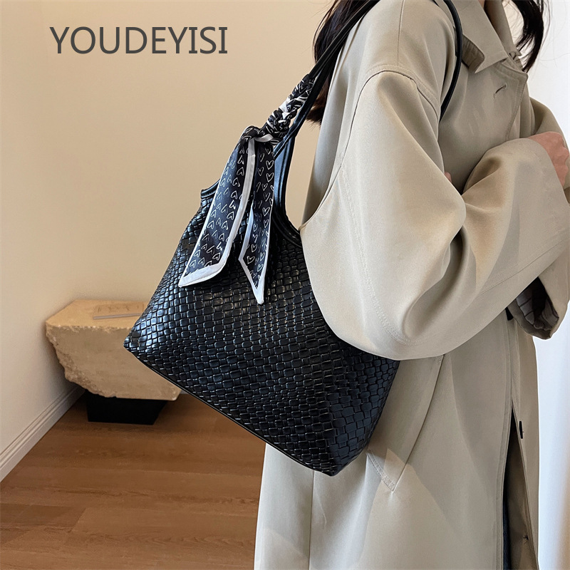 YOUDEYISI retro bucket bag: large-capacity women's bag, commuter shoulder bag, underarm leisure