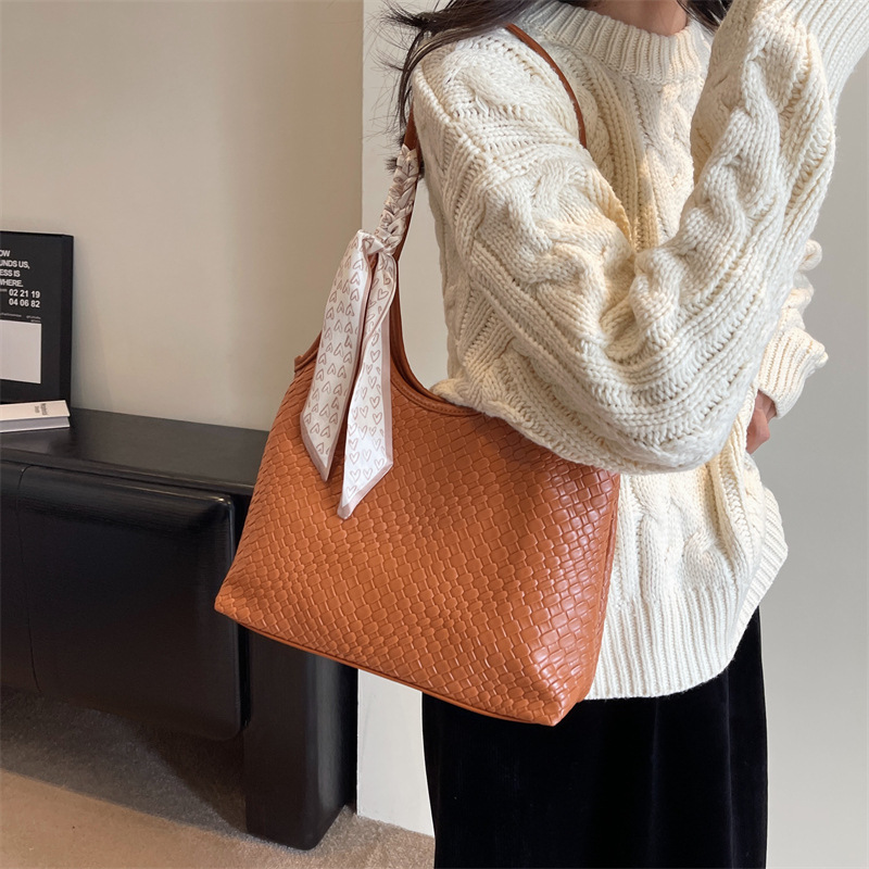 YOUDEYISI retro bucket bag: large-capacity women's bag, commuter shoulder bag, underarm leisure