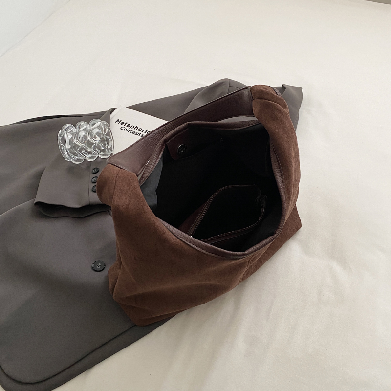 LEFTSIDE Fashion Nubuck Leather Shoulder Bag for Women 2023 Winter Fashion Female Simple Hobo Bag Underarm Handbags and Purses