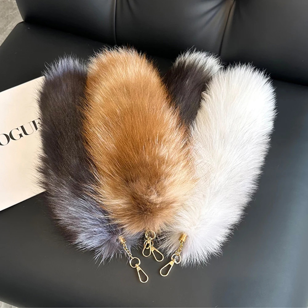 Big fox tail keychain Pompoms tassel bag pendant womens keychain fluffy real fur keychain charming girl keyholder gift 241107