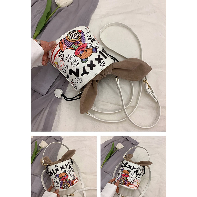NEW-Bear Pleated Bag Graffiti Pattern Handbag, Match Every Look, Women's Summer Fashion, Minority Style Crossbody Bag