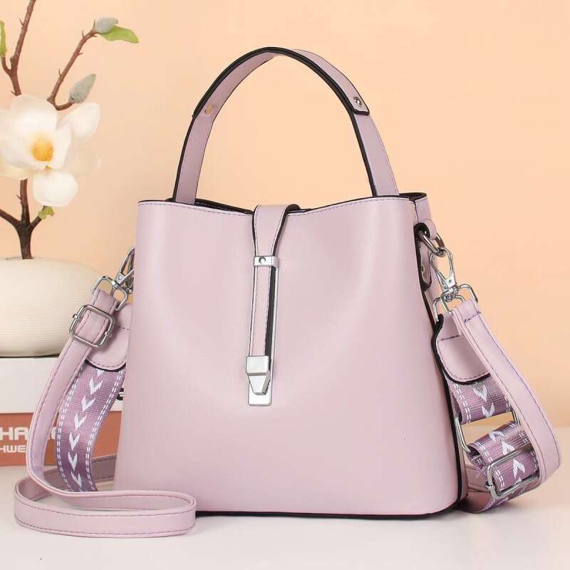 2024 New Versatile Fashion Single Shoulder Crossbody Handheld Women's Large Bag Bags