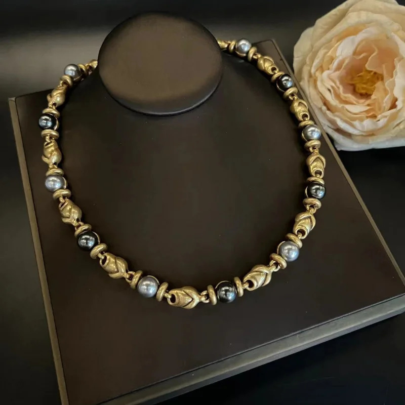 Vintage style gold-plated embossed fashionable necklace bracelet high-end classic pearl earring set 241106