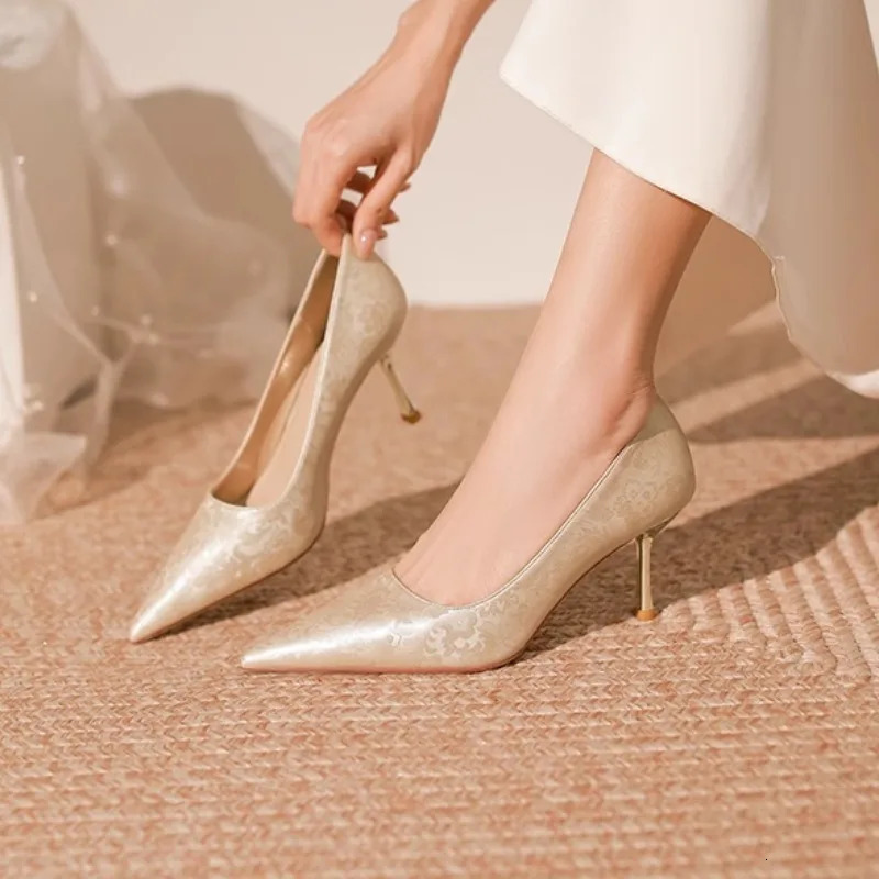 Womens Fashion Single Shoes Autumn Pointy Toe Shallow Mouth A Slip-on Temperament High Heels Mary Jane Shoes Pumps 241106